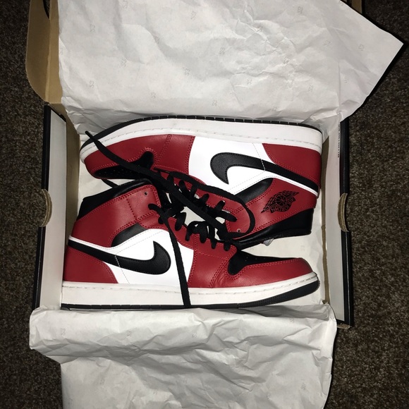 Jordan Other - Nike Air Jordan 1 Mid “Chicago Toe”